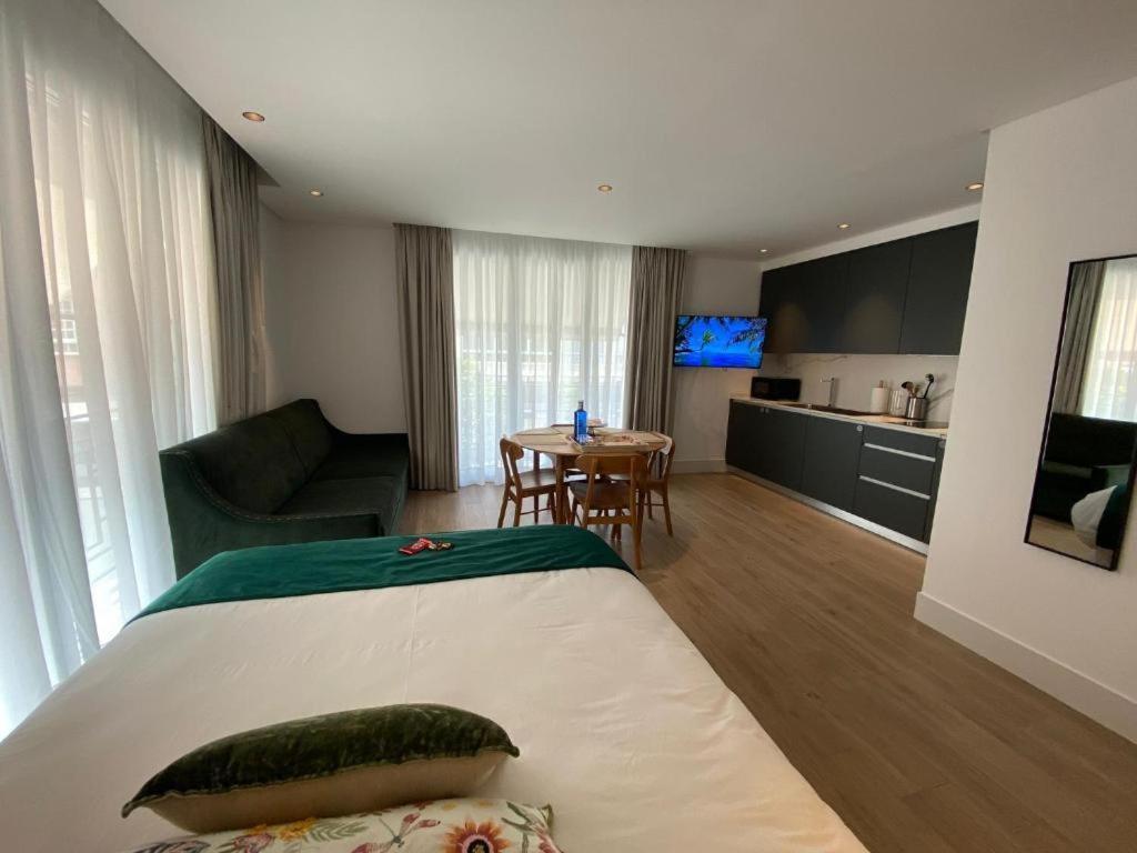 Apartamentos Turisticos La Plaza 奇皮奥纳 外观 照片